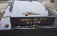 KULTURFORUM Grab Susan Sontag Cimetière Montparnasse Paris