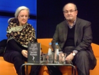 Salman Rushdie & Cornelia Zetzsche @ Literaturfest München B2-Diwan Gasteig München 2015-11-19 - DSCF0666
